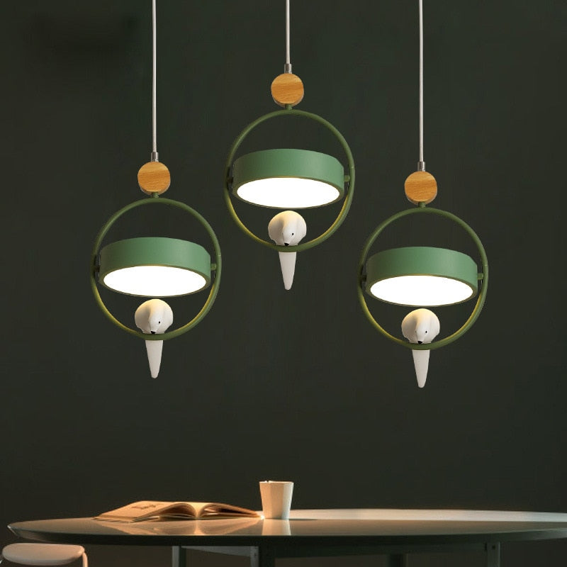 "Parrot under the light" lamp by Style's Bug - Style's Bug