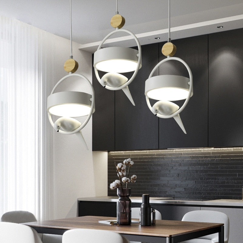 "Parrot under the light" lamp by Style's Bug - Style's Bug