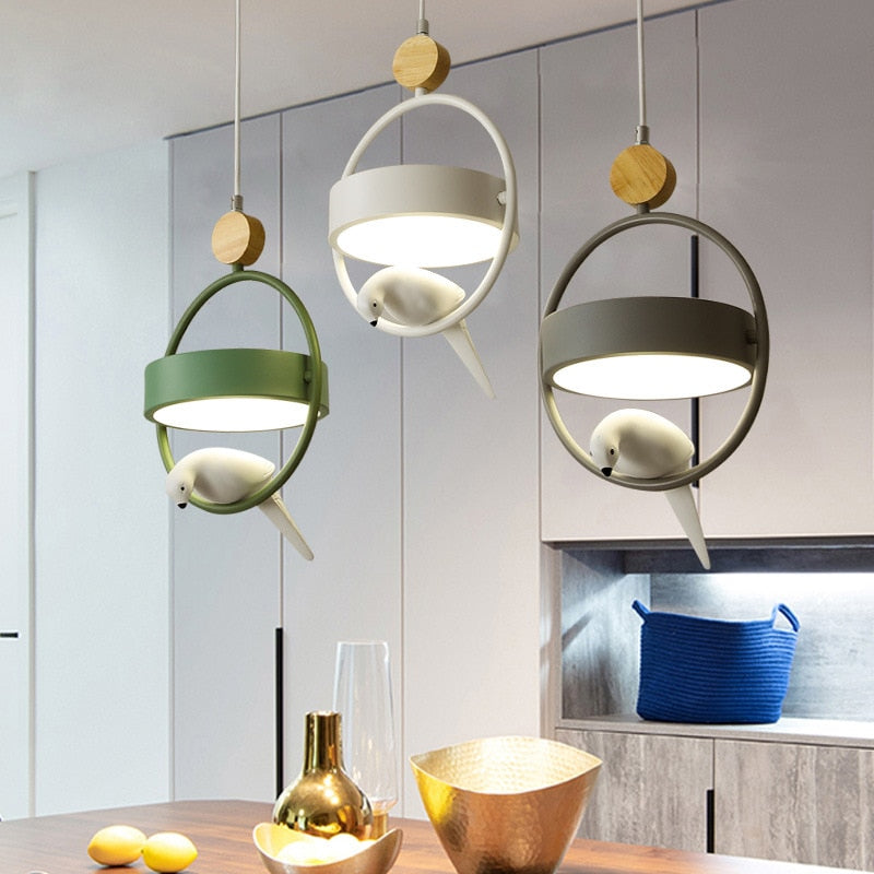 "Parrot under the light" lamp by Style's Bug - Style's Bug