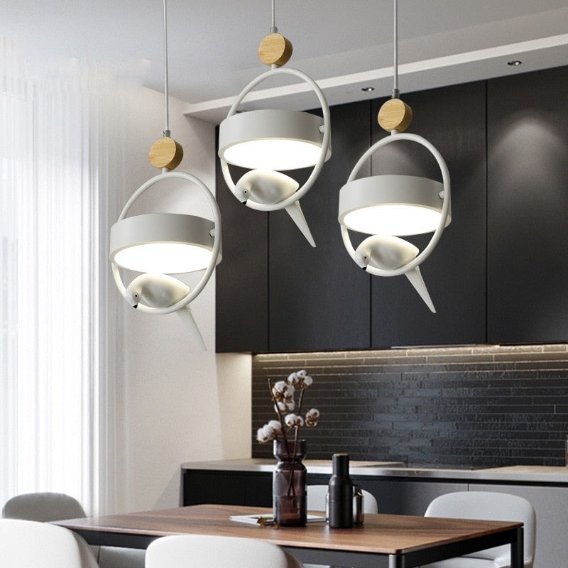 "Parrot under the light" lamp by Style's Bug - Style's Bug