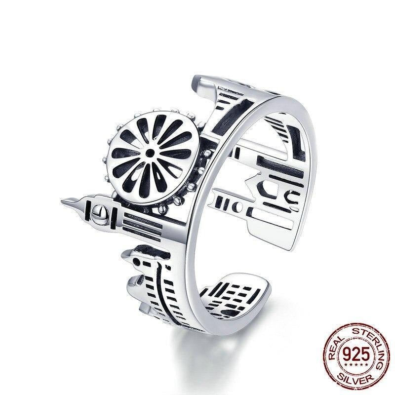 Style Bot Ring The Adjustable London ring by Style's Bug